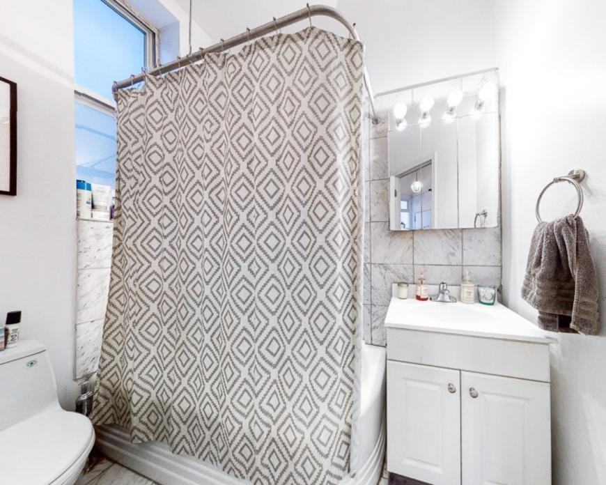 136 Prospect Park W - Photo 4 of 4