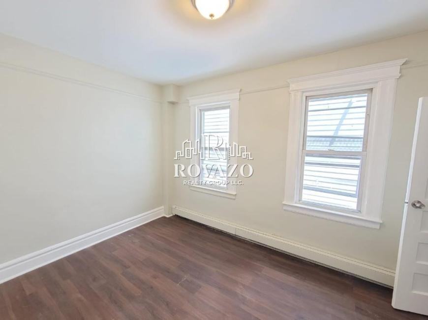 525 21st St - Photo 7 of 9