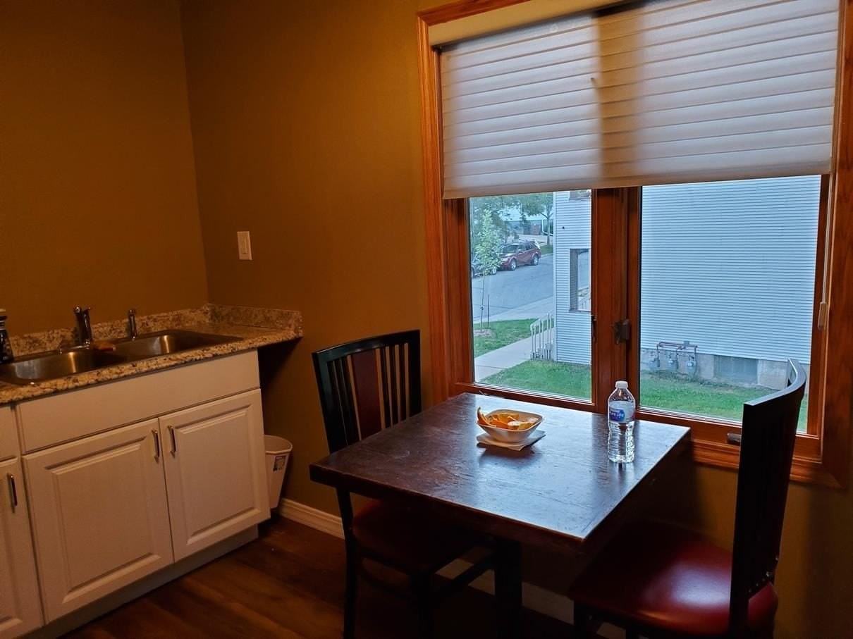 930 Emerald St #2B - Photo 4 of 23