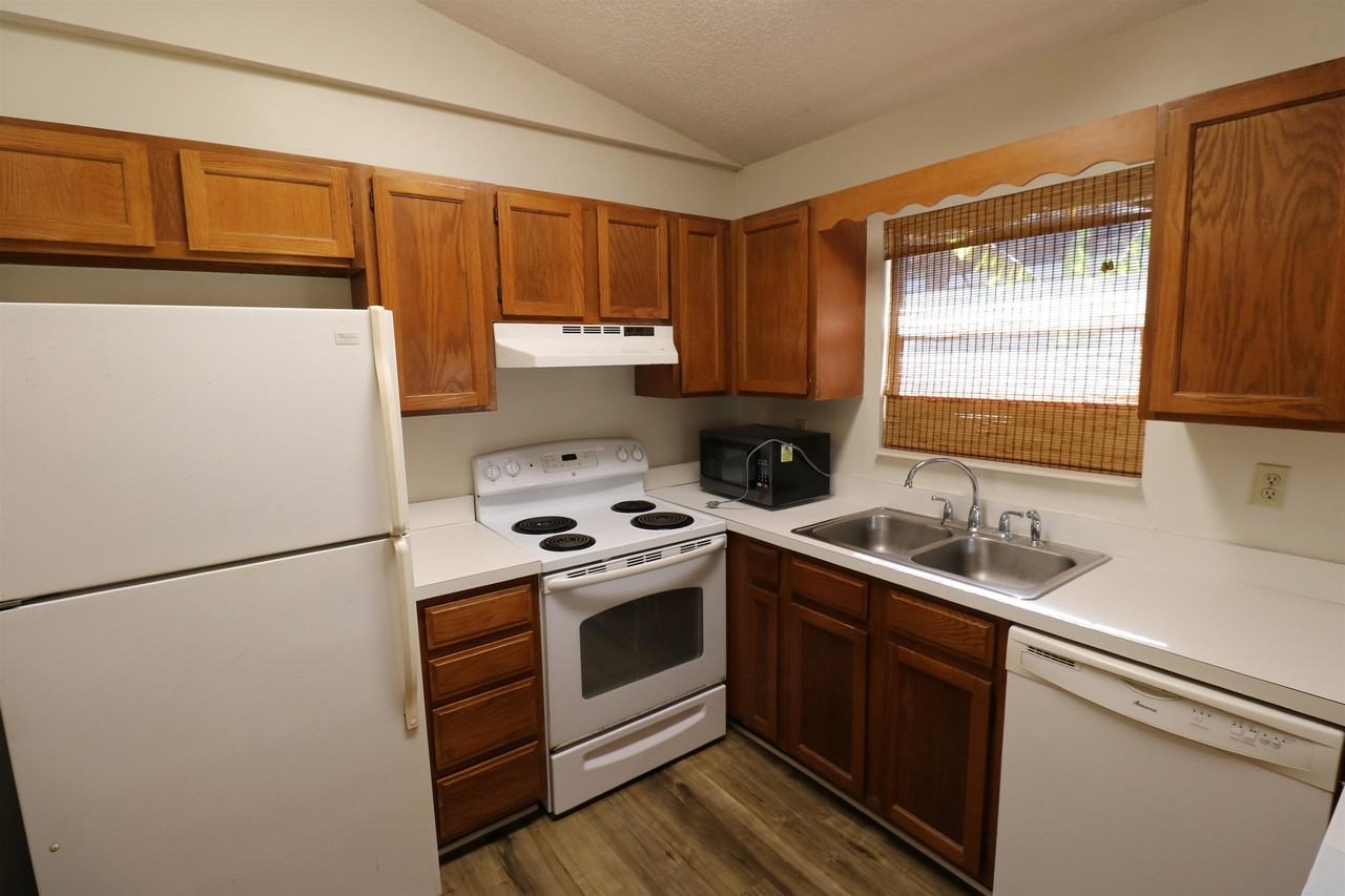 1680 Asturias St - Photo 3 of 16