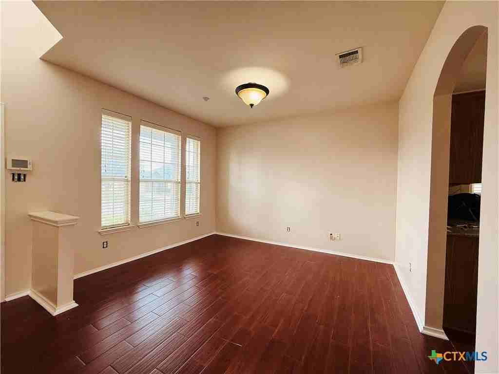 5204 Lions Gate Ln - Photo 2 of 6