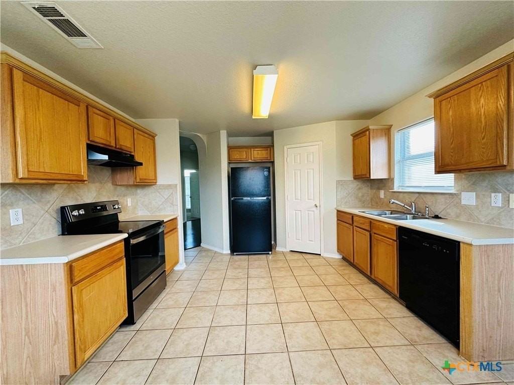 1601 Schottische Ln - Photo 5 of 17