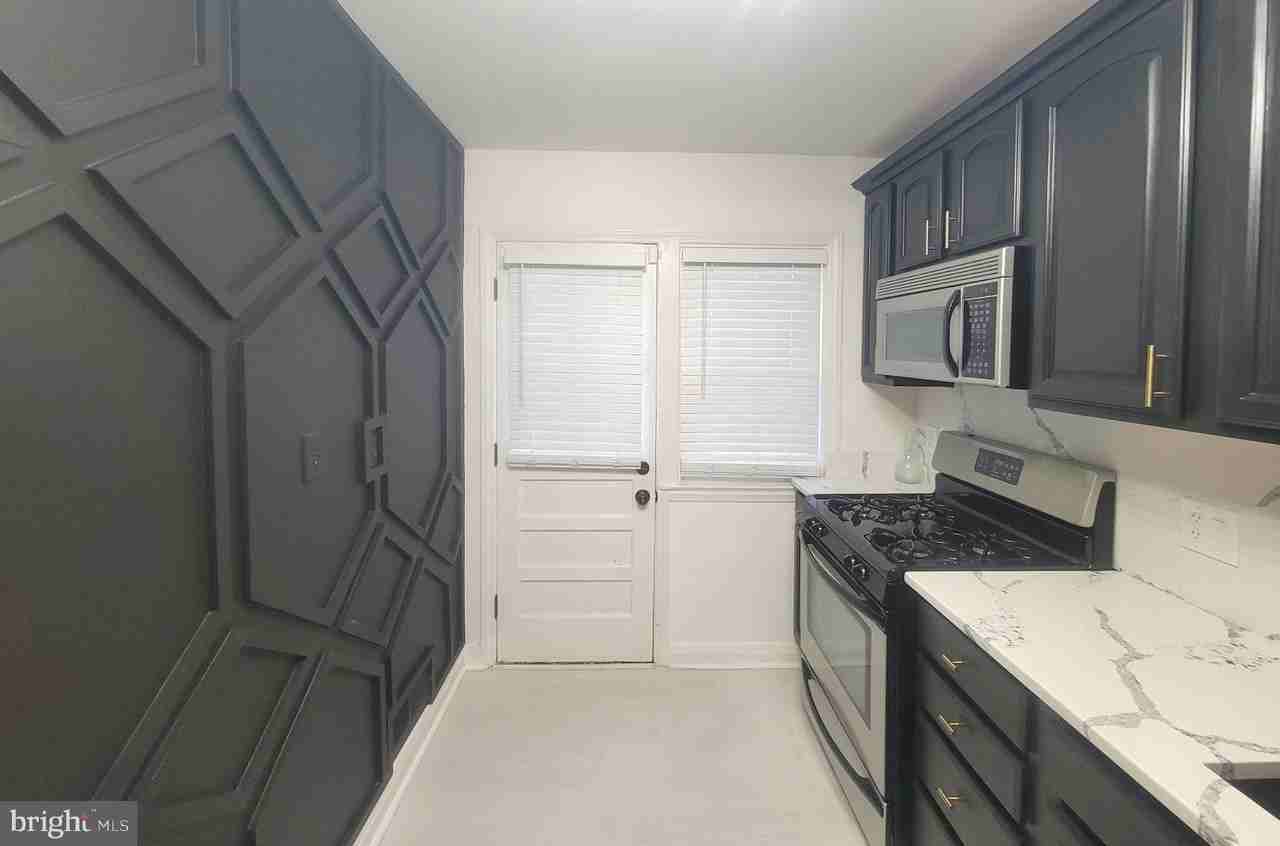 202 N Edgewood St - Photo 6 of 29