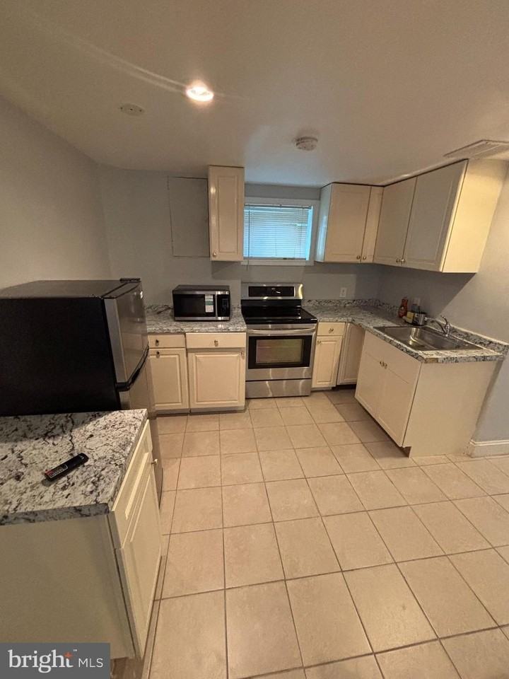 4001 Echodale Ave - Photo 5 of 9