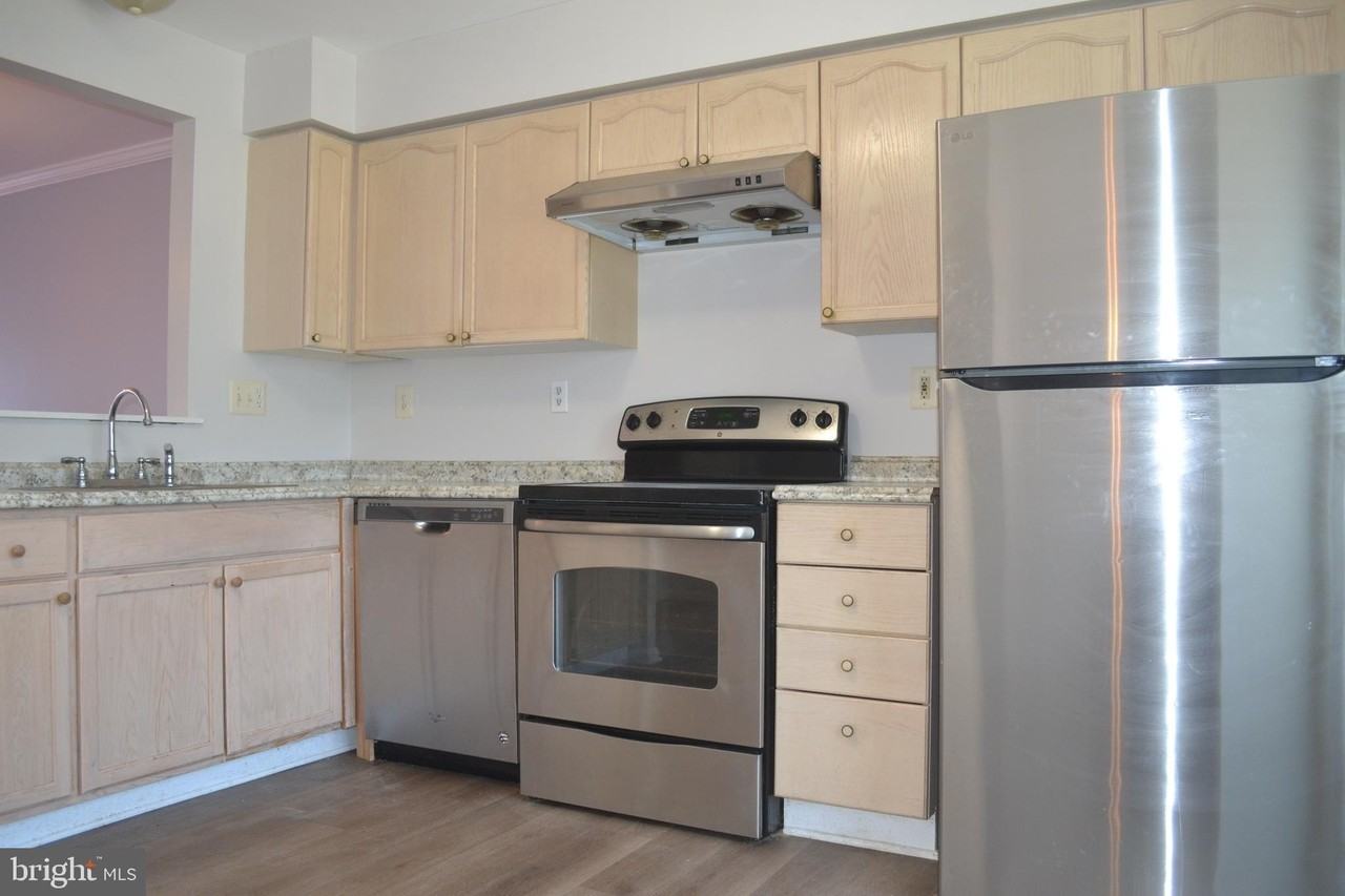 7104 Collinsworth Pl - Photo 4 of 21