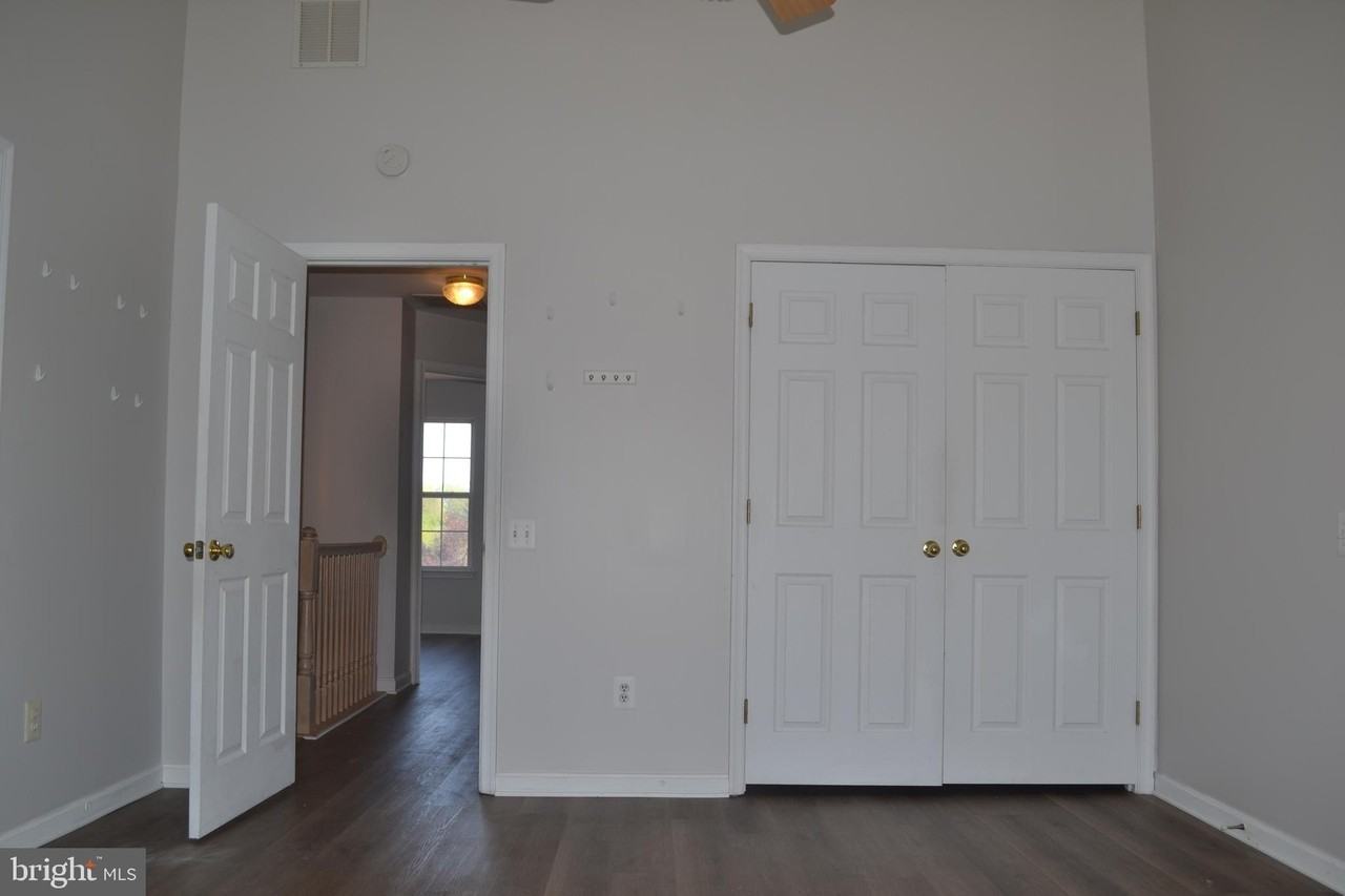 7104 Collinsworth Pl - Photo 7 of 21