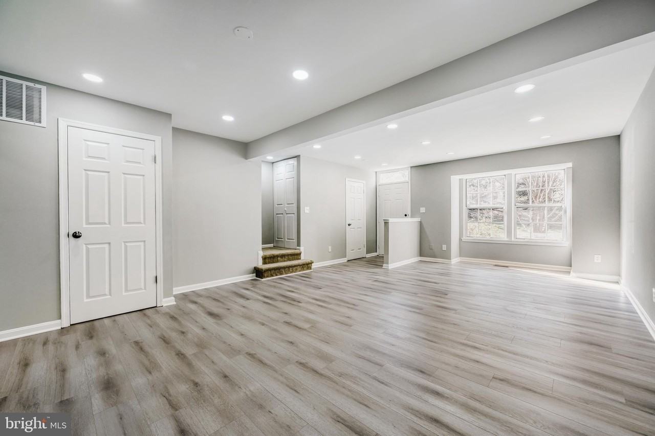 1214 Bennett Pl - Photo 5 of 27