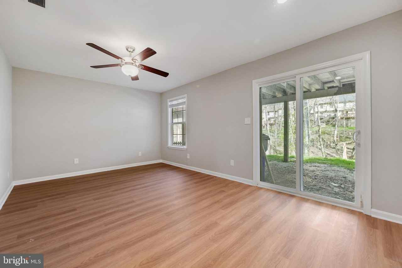 1214 Bennett Pl - Photo 4 of 27