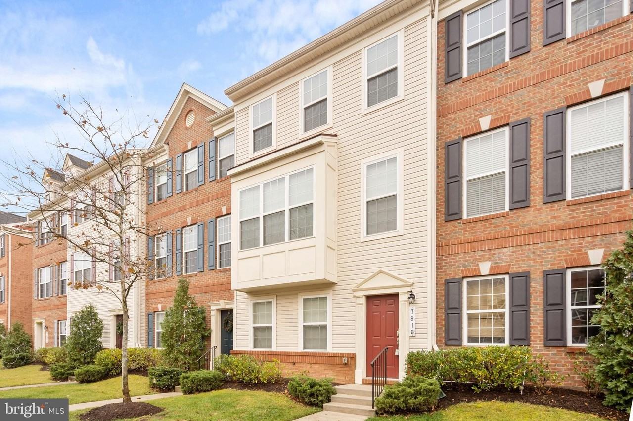 7816 Quidditch Ln - Photo 2 of 32