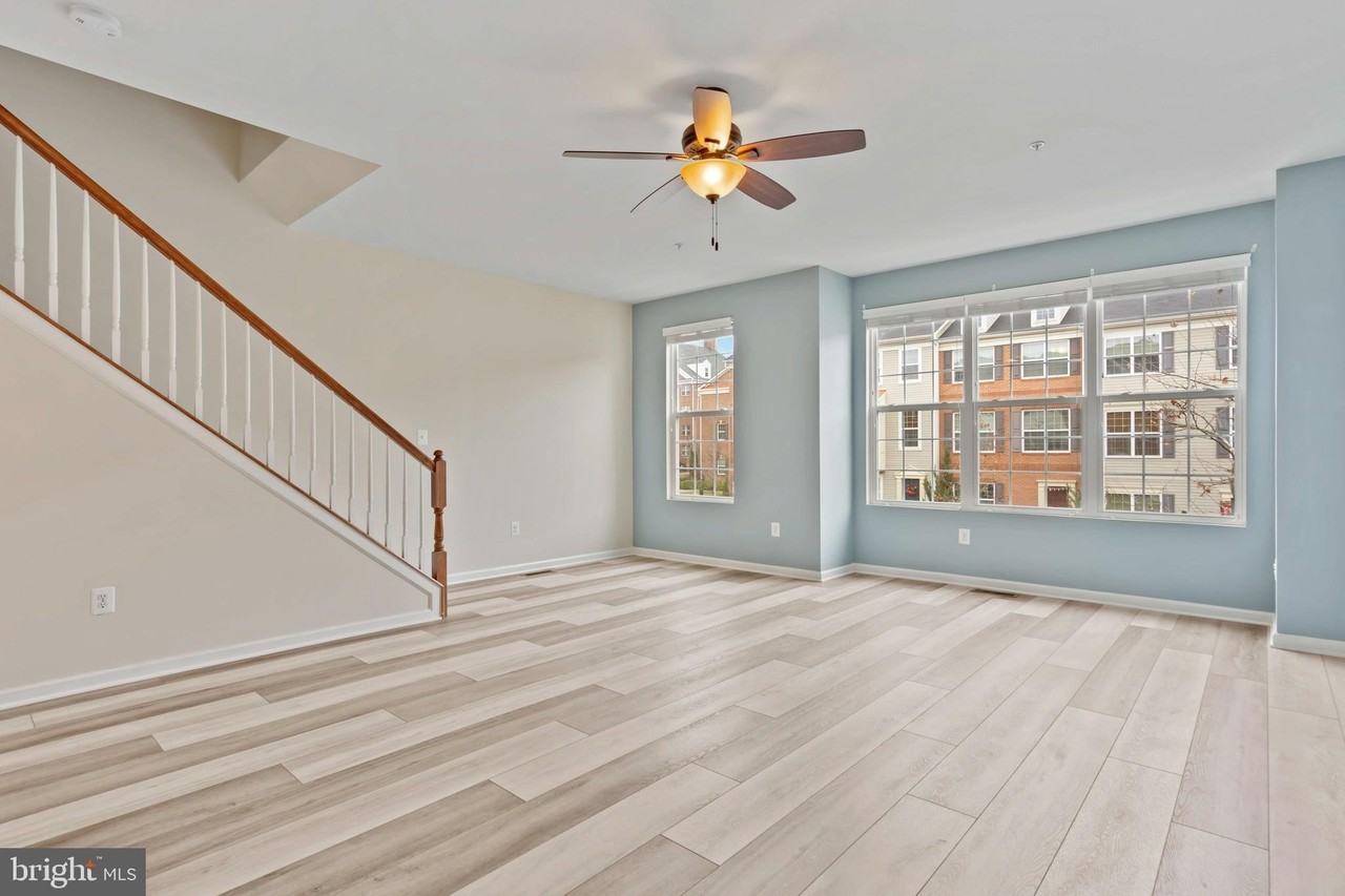 7816 Quidditch Ln - Photo 5 of 32