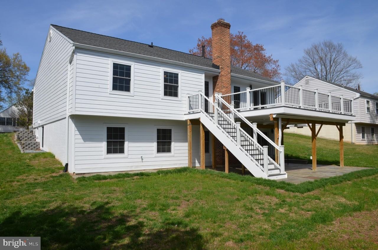 9012 Paddock Ln - Photo 5 of 50