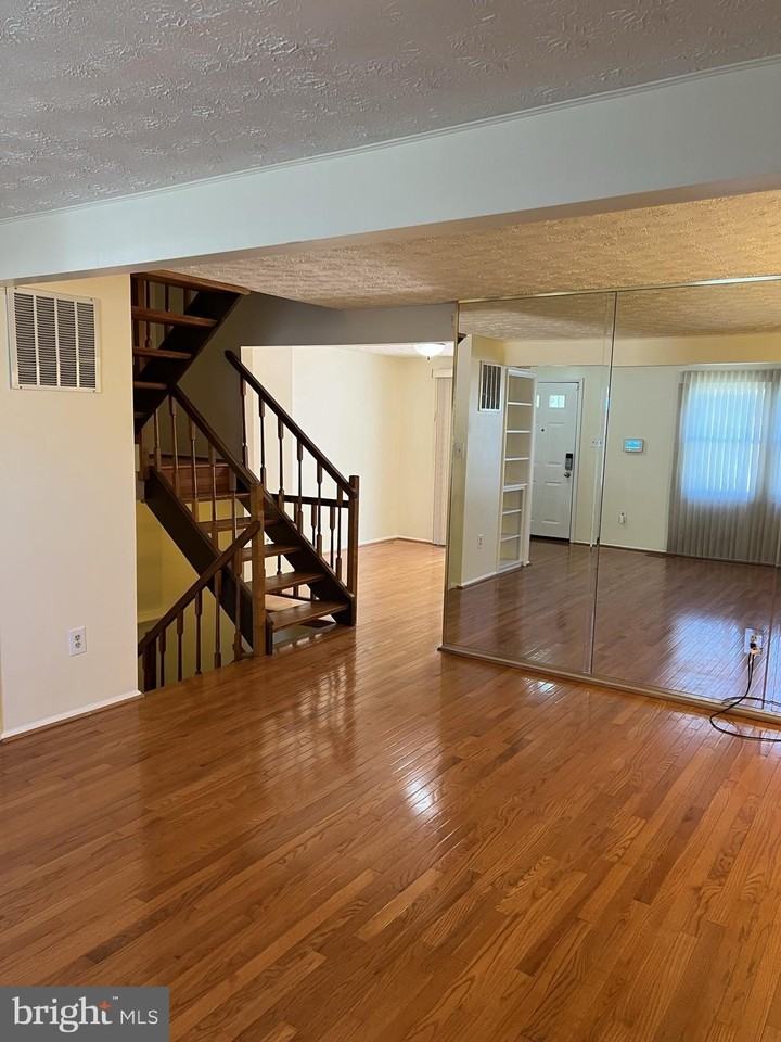 388 Possum Ct - Photo 5 of 46