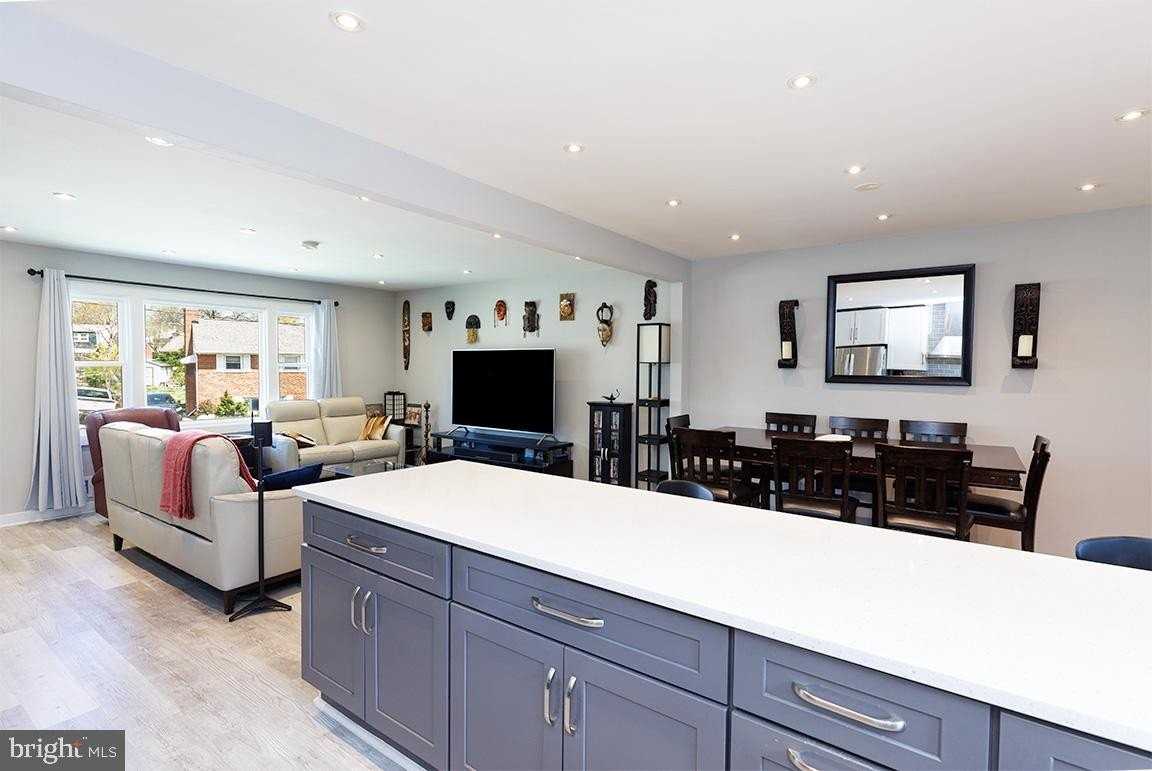 5911 15th Ave - Photo 6 of 49