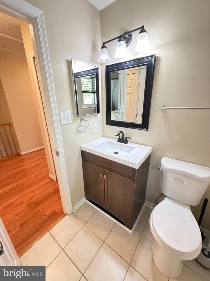 7212 Tamo Ct Unit 7 - Photo 6 of 15