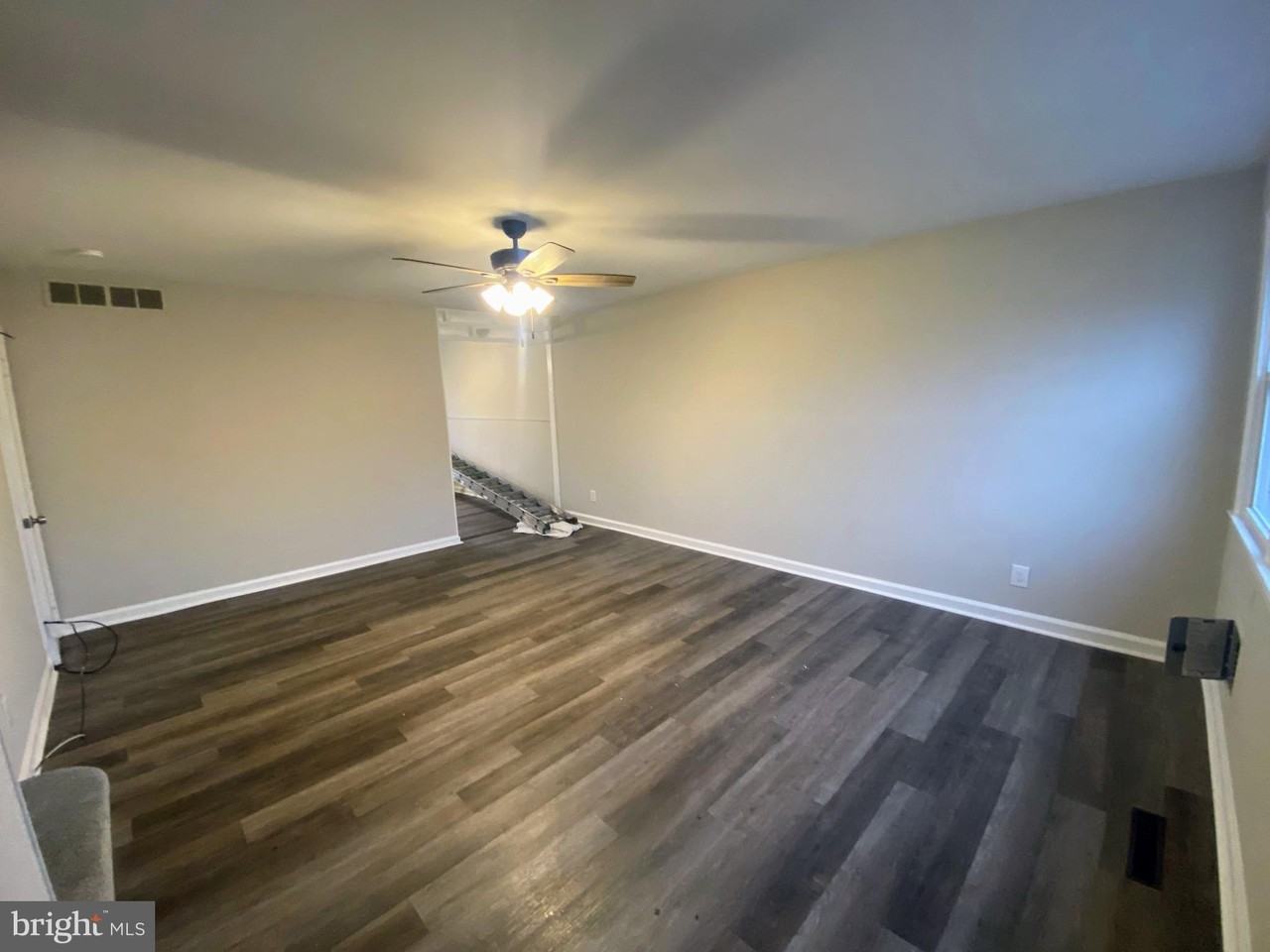 934 Alcyon Dr - Photo 4 of 8