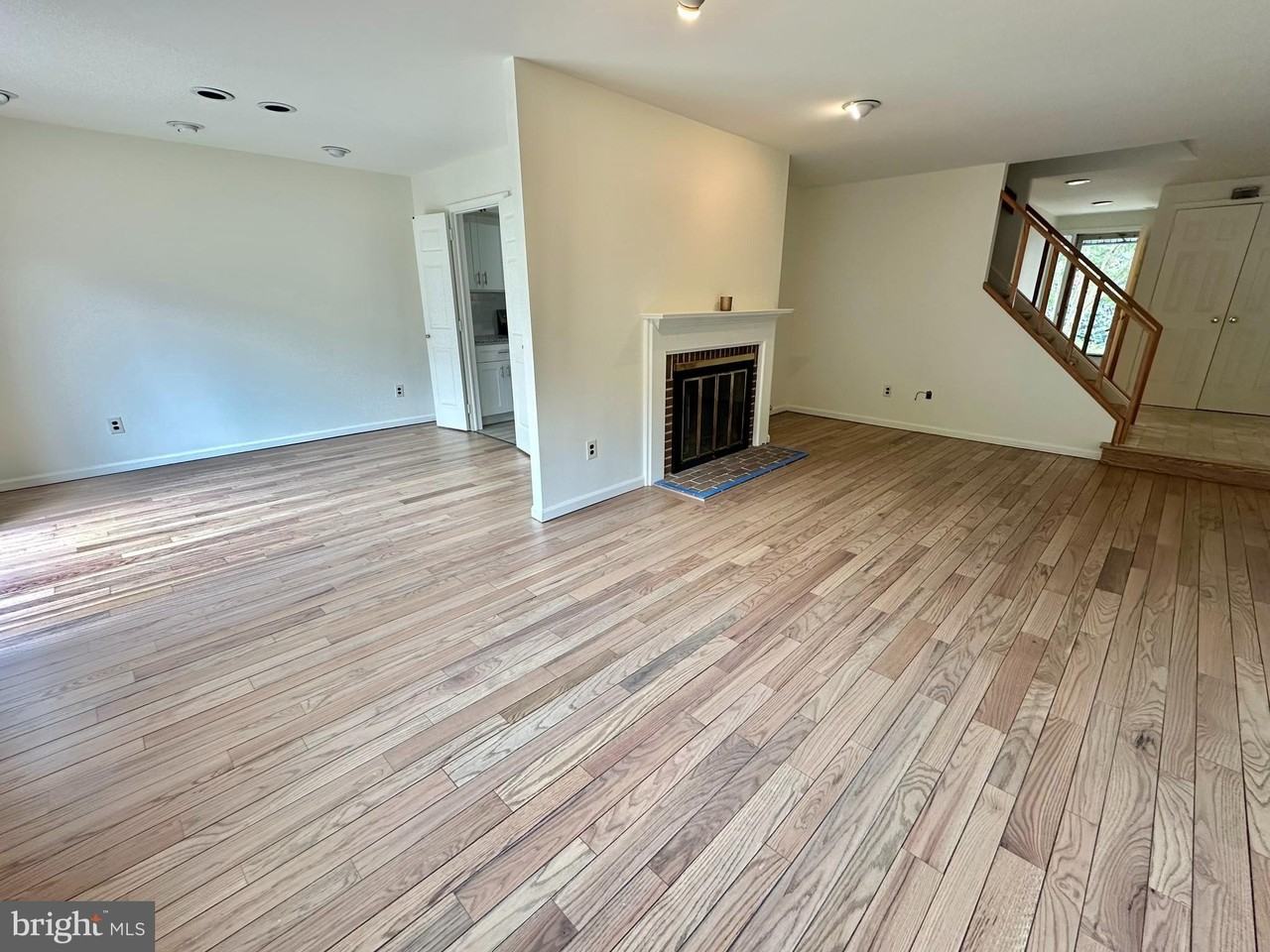 560 Foxwood Ln Unit 560 - Photo 4 of 19