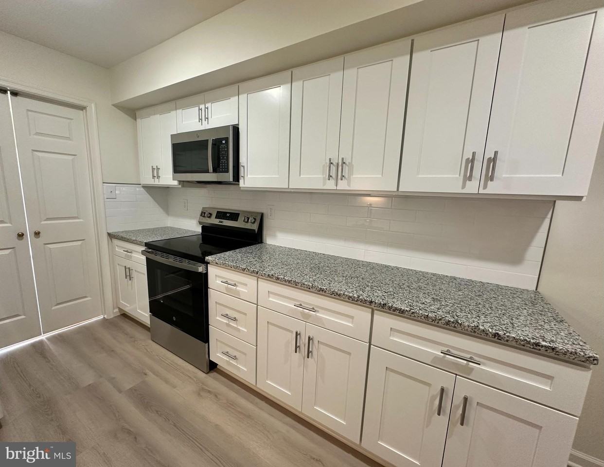 560 Foxwood Ln Unit 560 - Photo 7 of 19