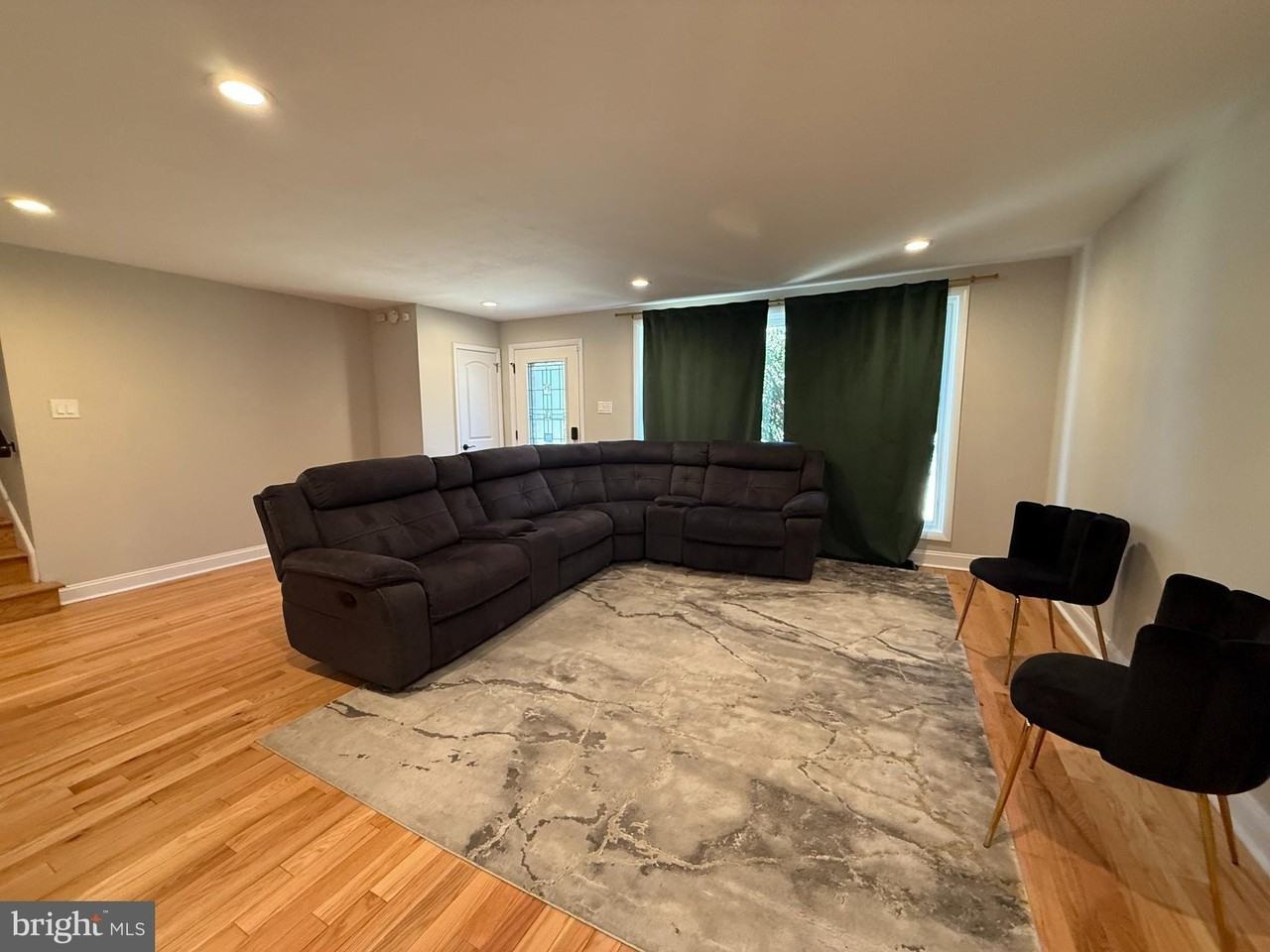 331 Candlewood Rd - Photo 5 of 28