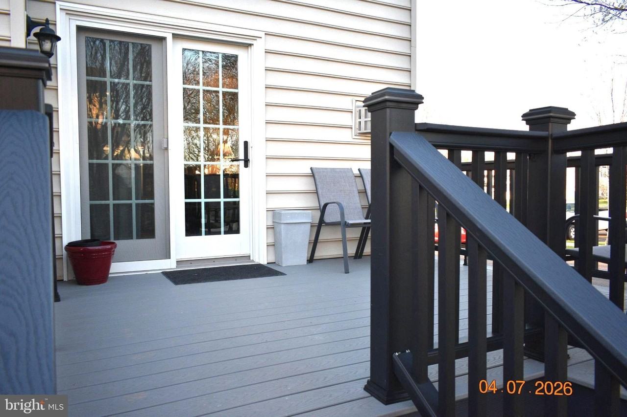 1244 Rosemont Ter - Photo 6 of 22