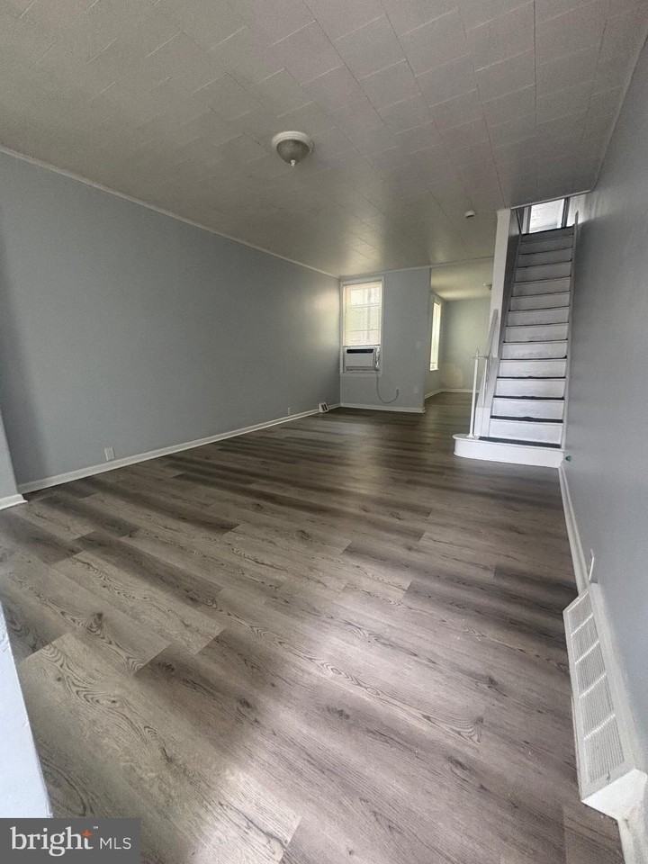 3172 Chatham St - Photo 3 of 14