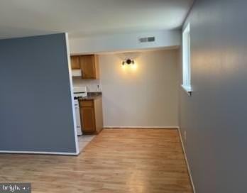 1713 Scotchbrook Dr Unit A - Photo 4 of 12