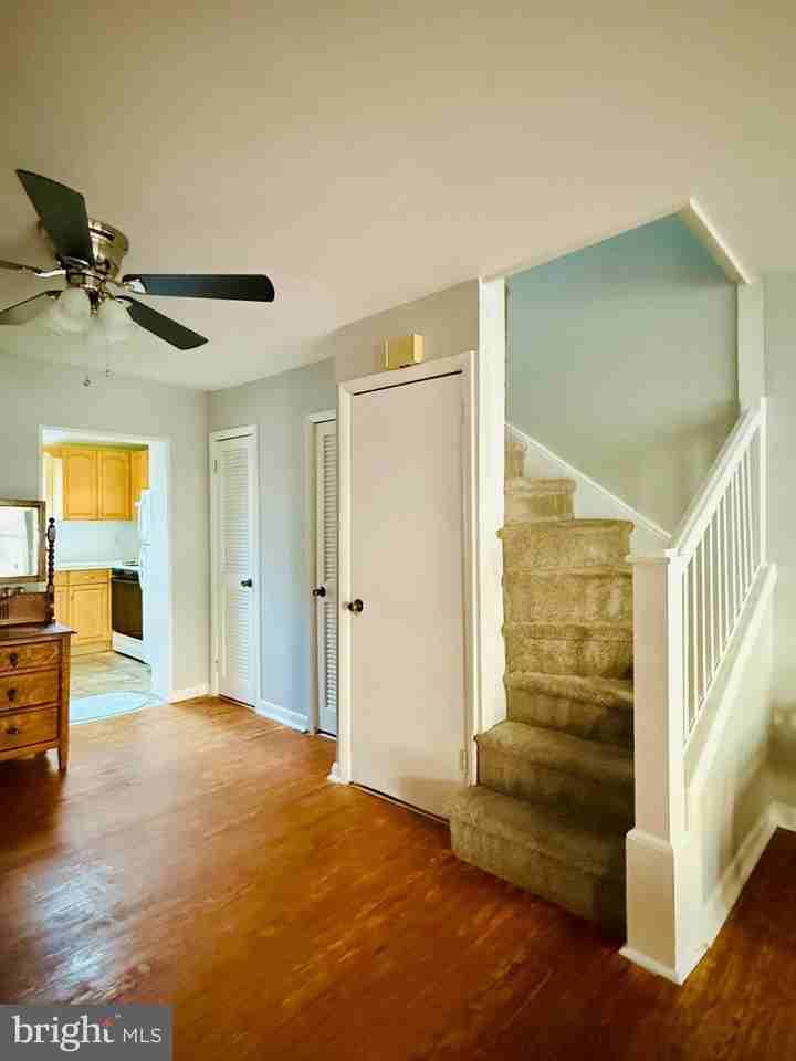 1215 S Marshall St - Photo 4 of 18