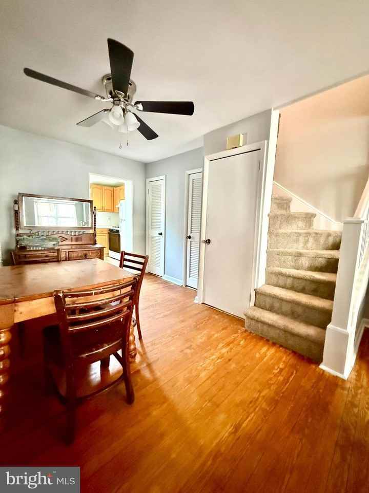 1215 S Marshall St - Photo 5 of 18