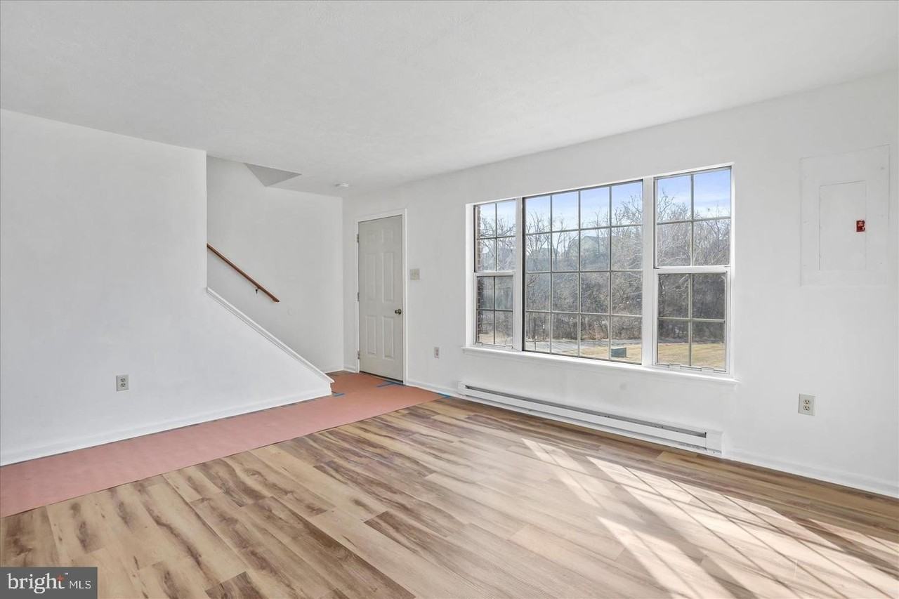 102 Waterford Ln - Photo 7 of 13