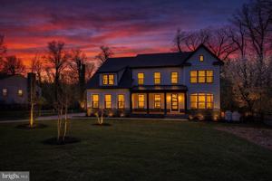 featured image of 2424 Carey Ln