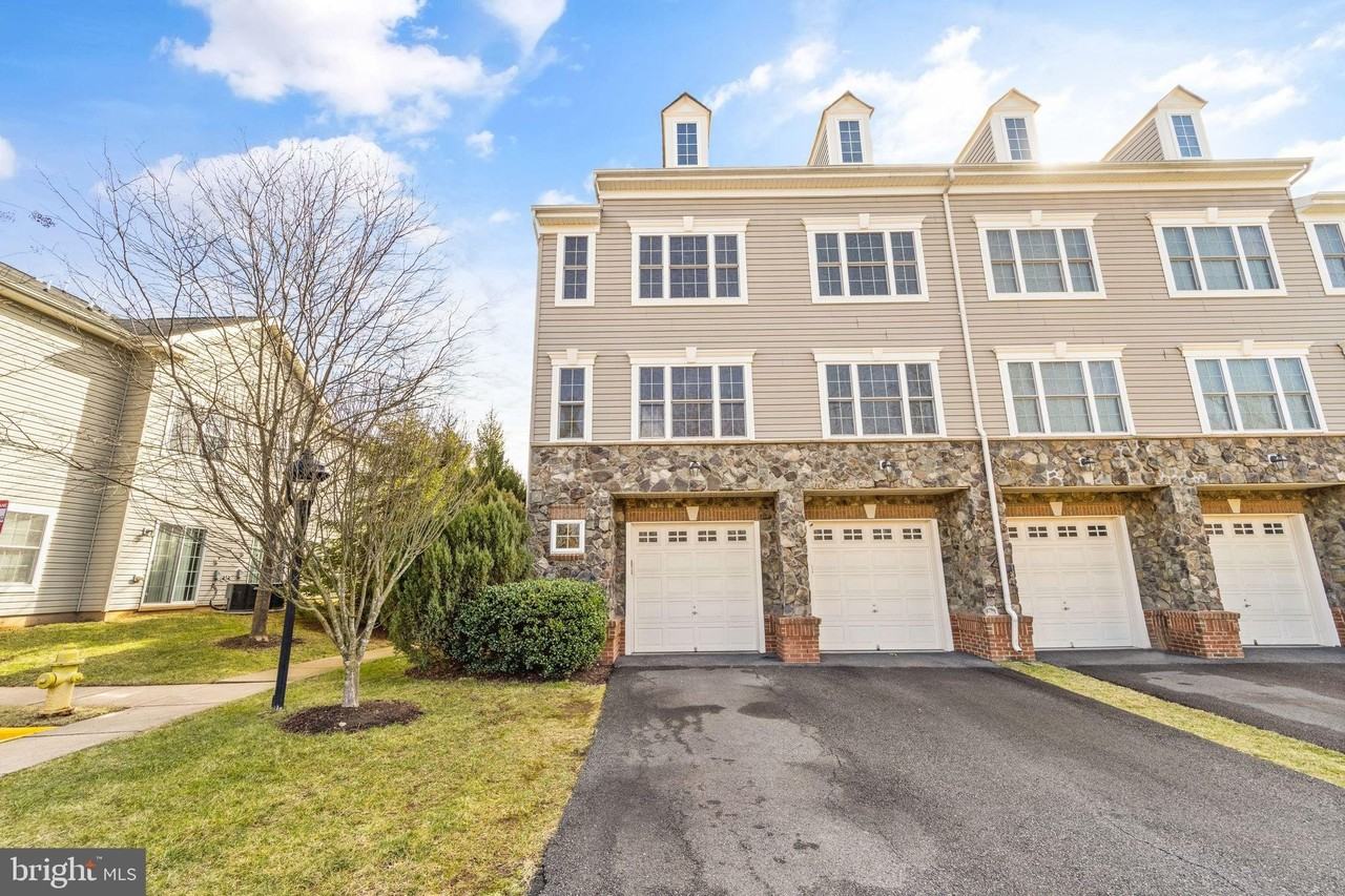 11241 Wortham Crest Cir - Photo 3 of 50