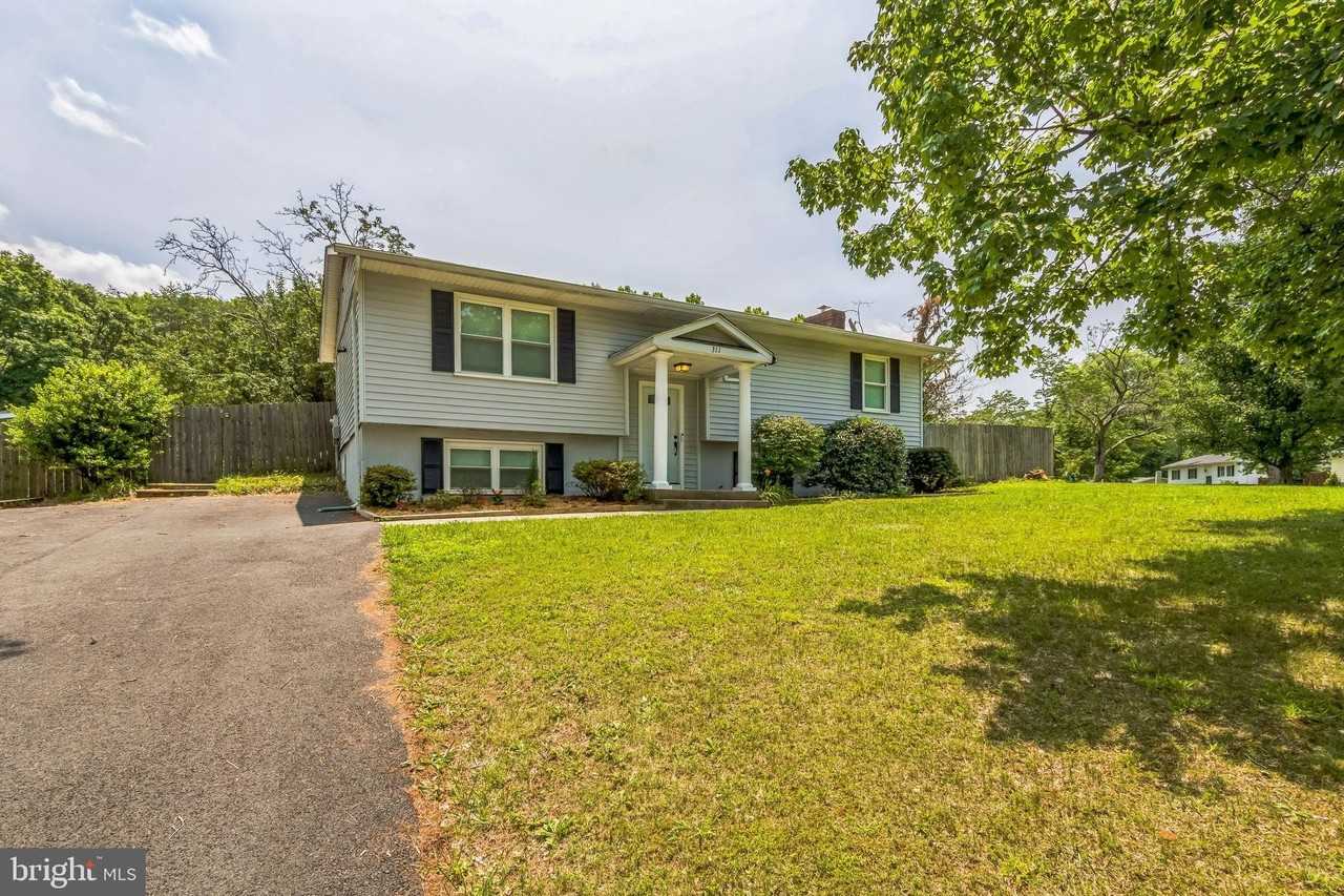 311 Oakridge Dr - Photo 2 of 33