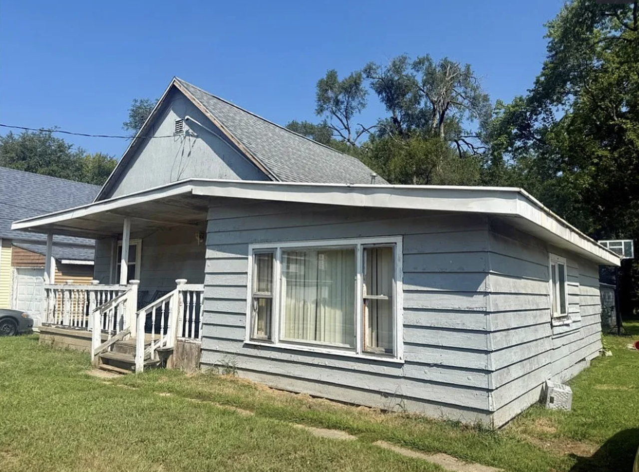 913 Maple St #1 - Photo 2 of 9