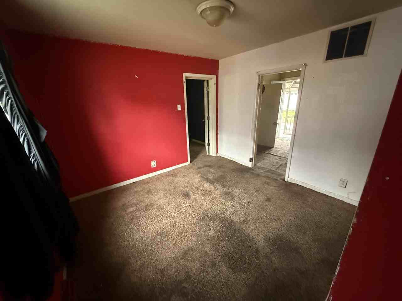 913 Maple St #1 - Photo 6 of 9