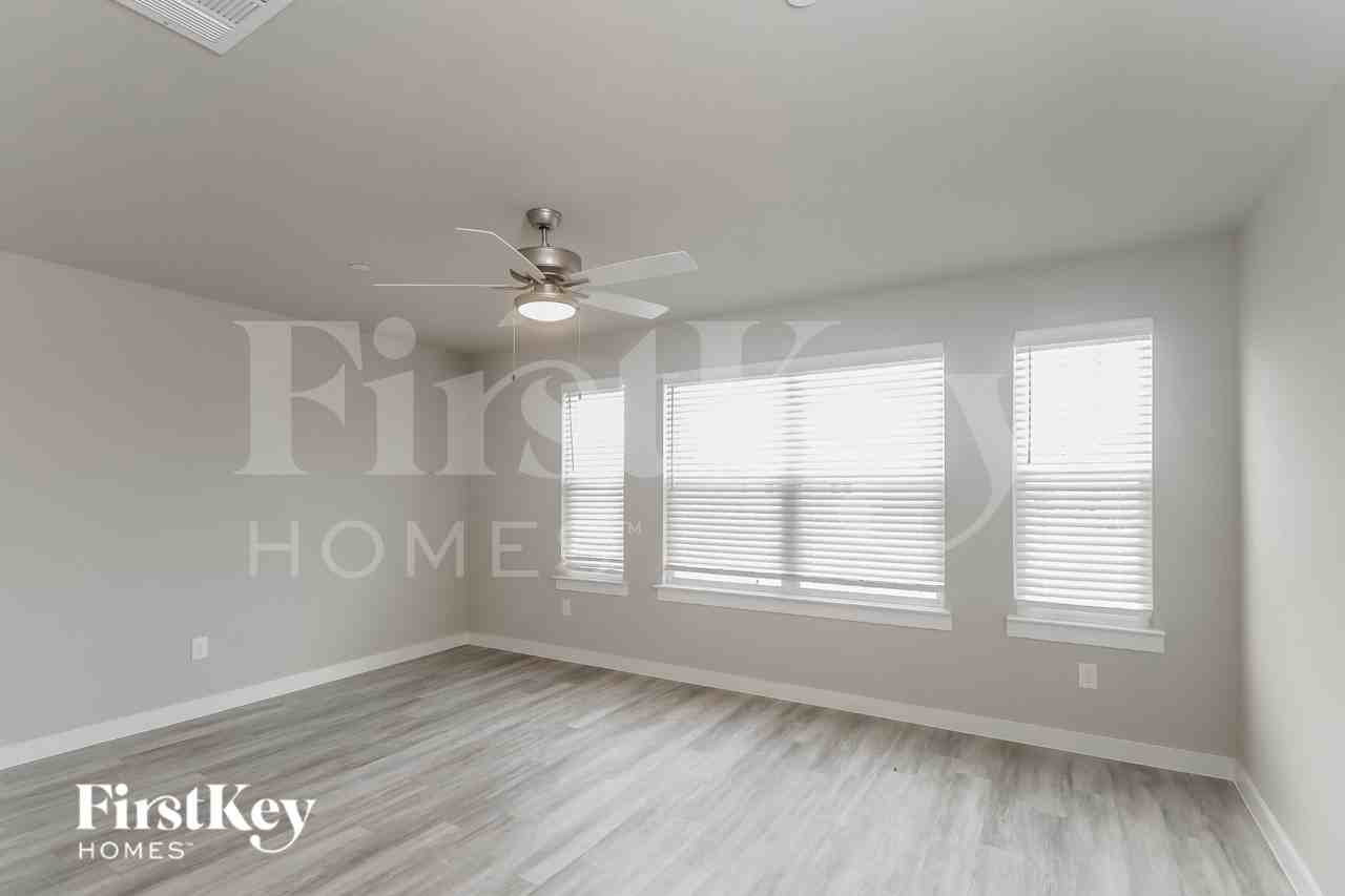 340 Niki Dr - Photo 7 of 15