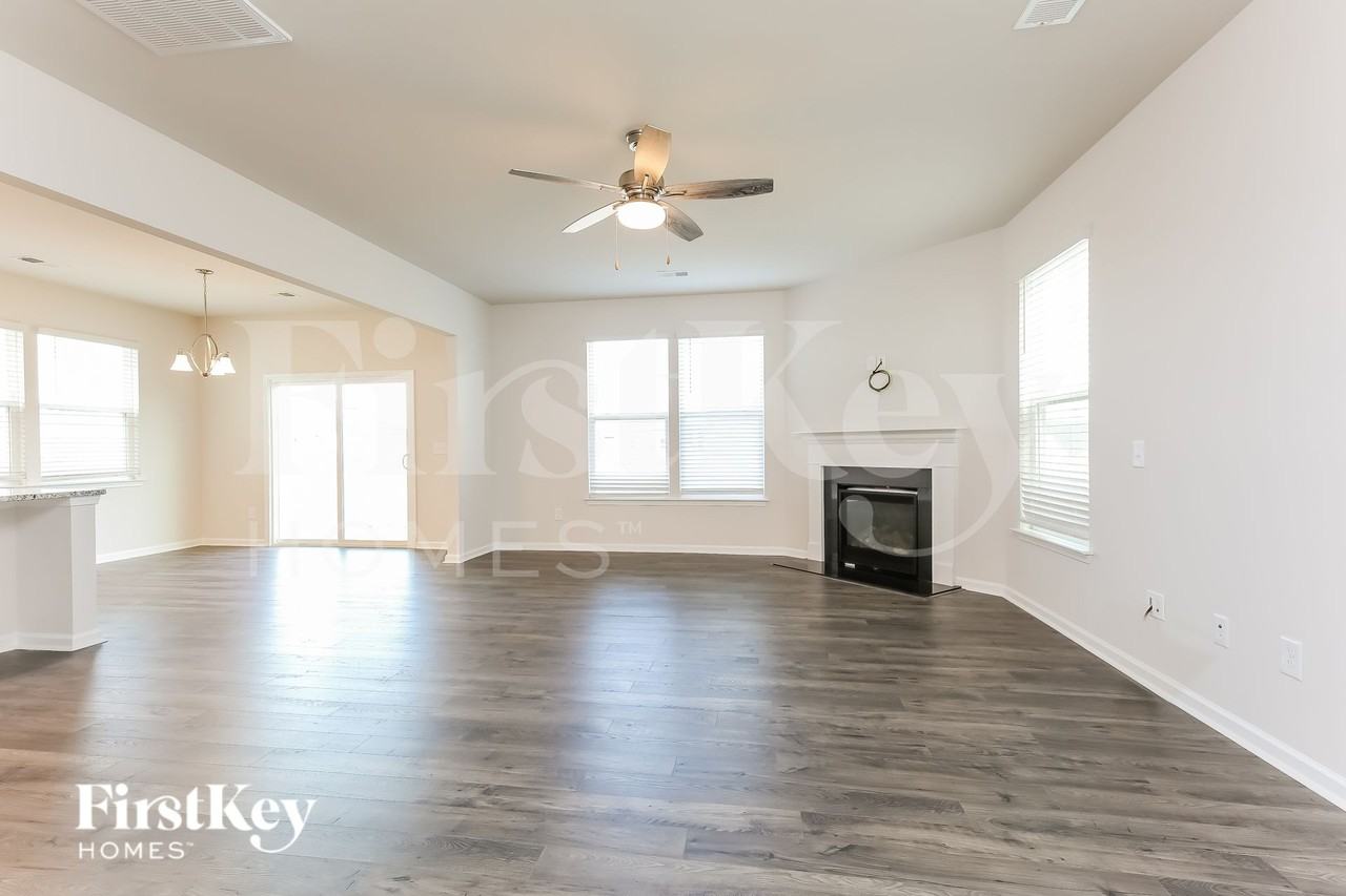 608 Goldburn Way - Photo 3 of 15