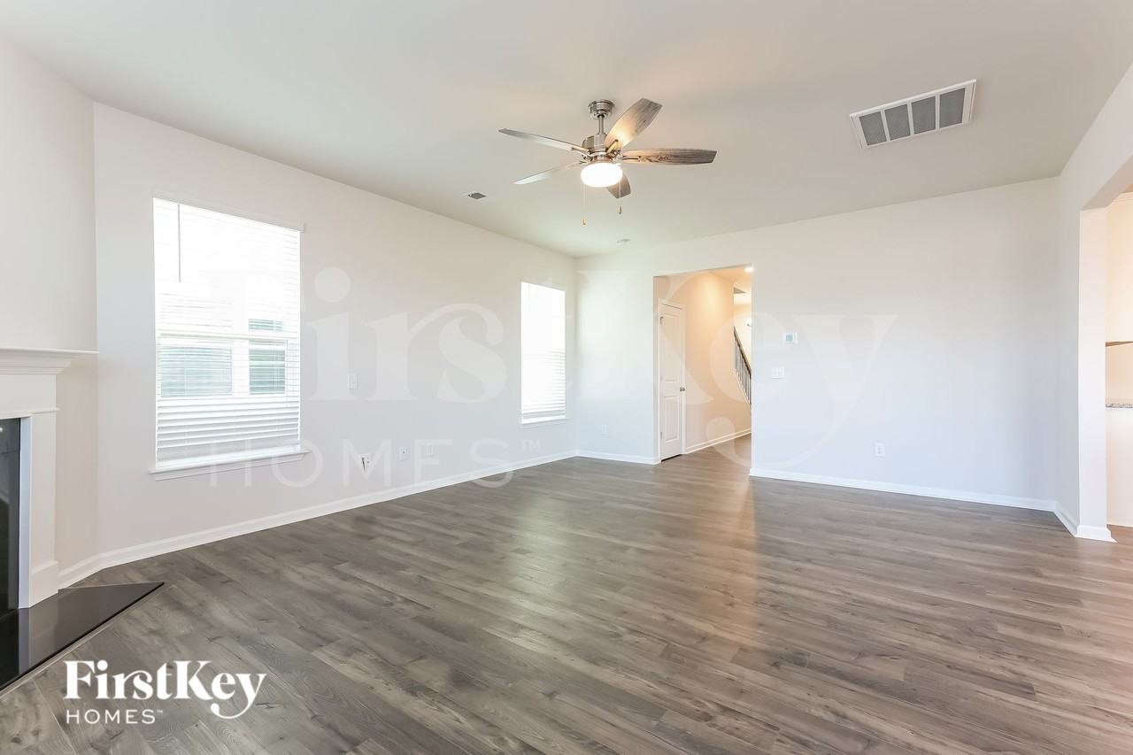 608 Goldburn Way - Photo 4 of 15