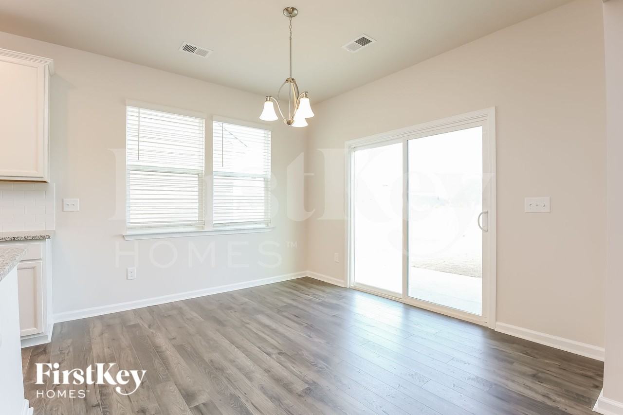 608 Goldburn Way - Photo 5 of 15