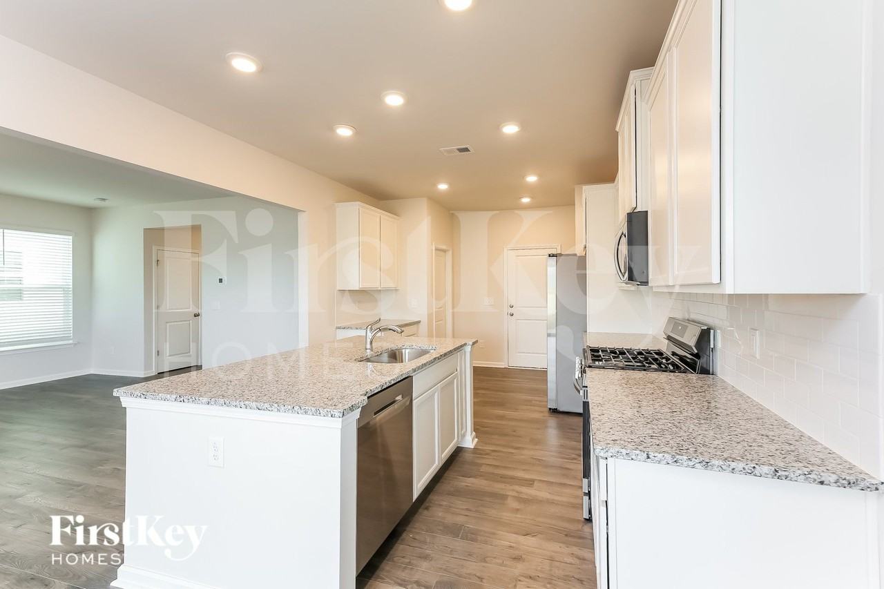 608 Goldburn Way - Photo 7 of 15