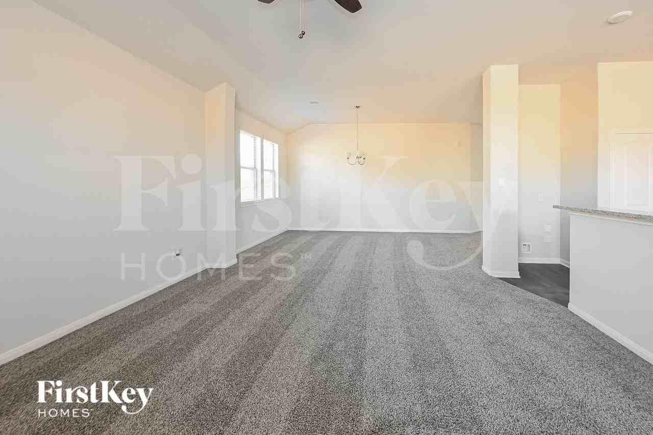 26211 Cooperstown Way - Photo 3 of 15