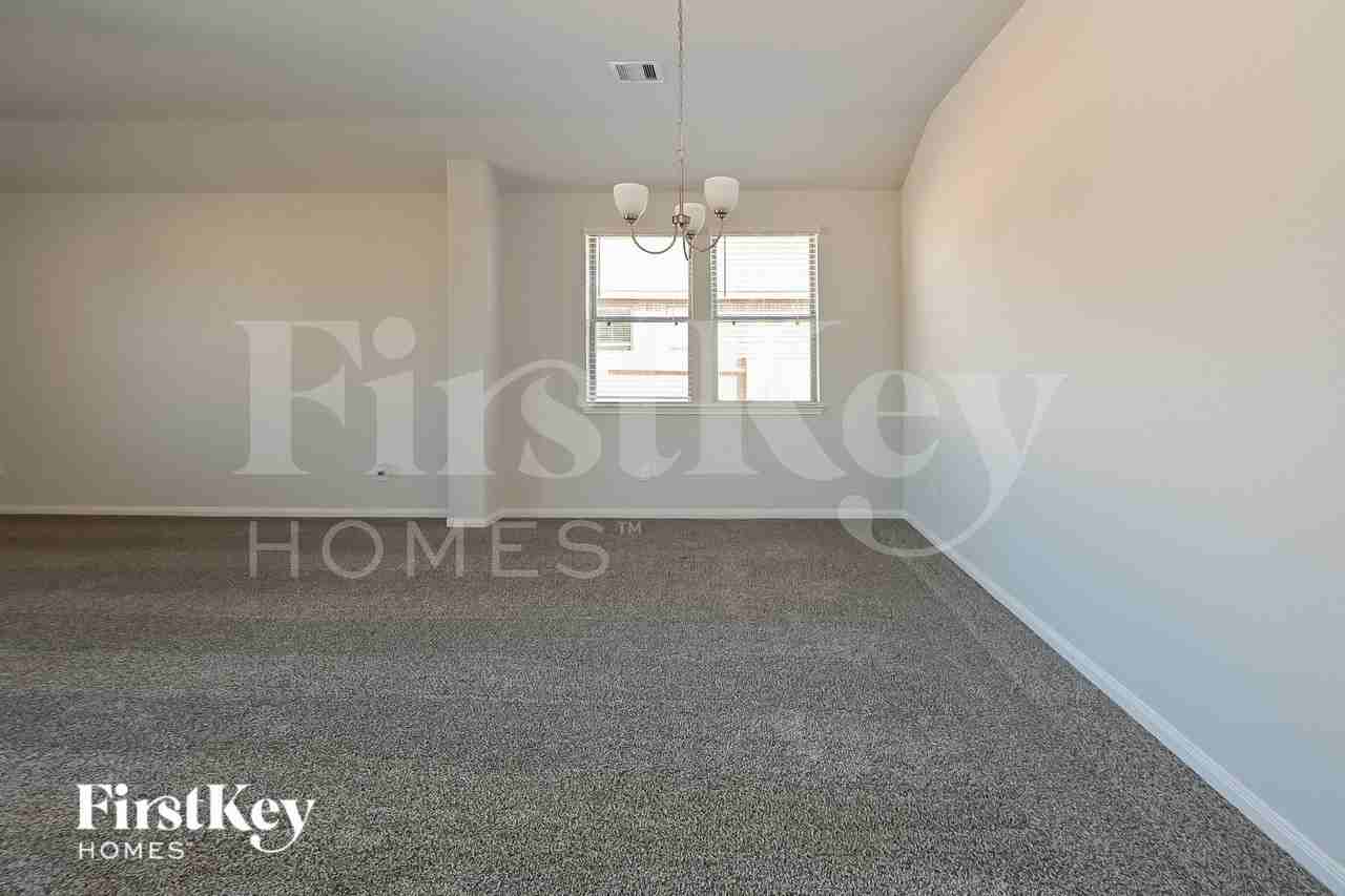 26211 Cooperstown Way - Photo 5 of 15