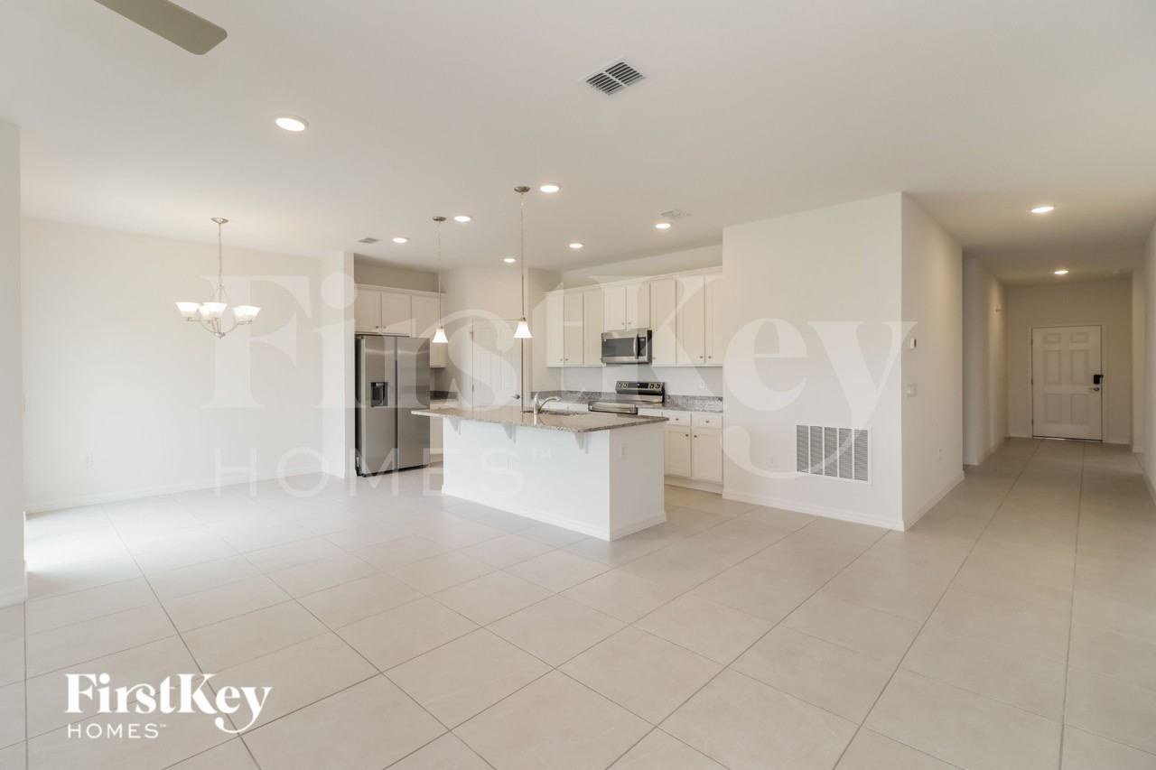 584 Crown Rose Dr - Photo 4 of 16