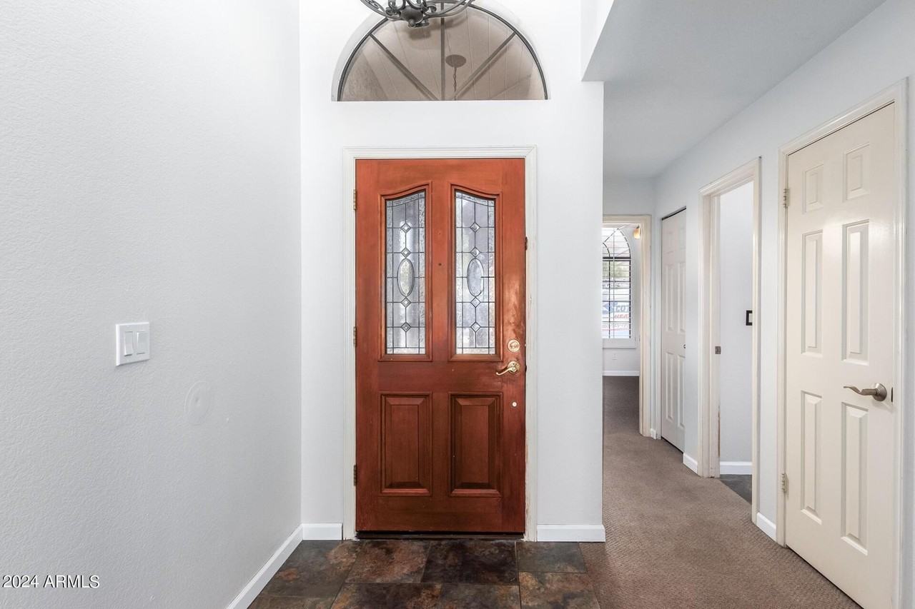 11305 E Sunnyside Dr - Photo 3 of 32