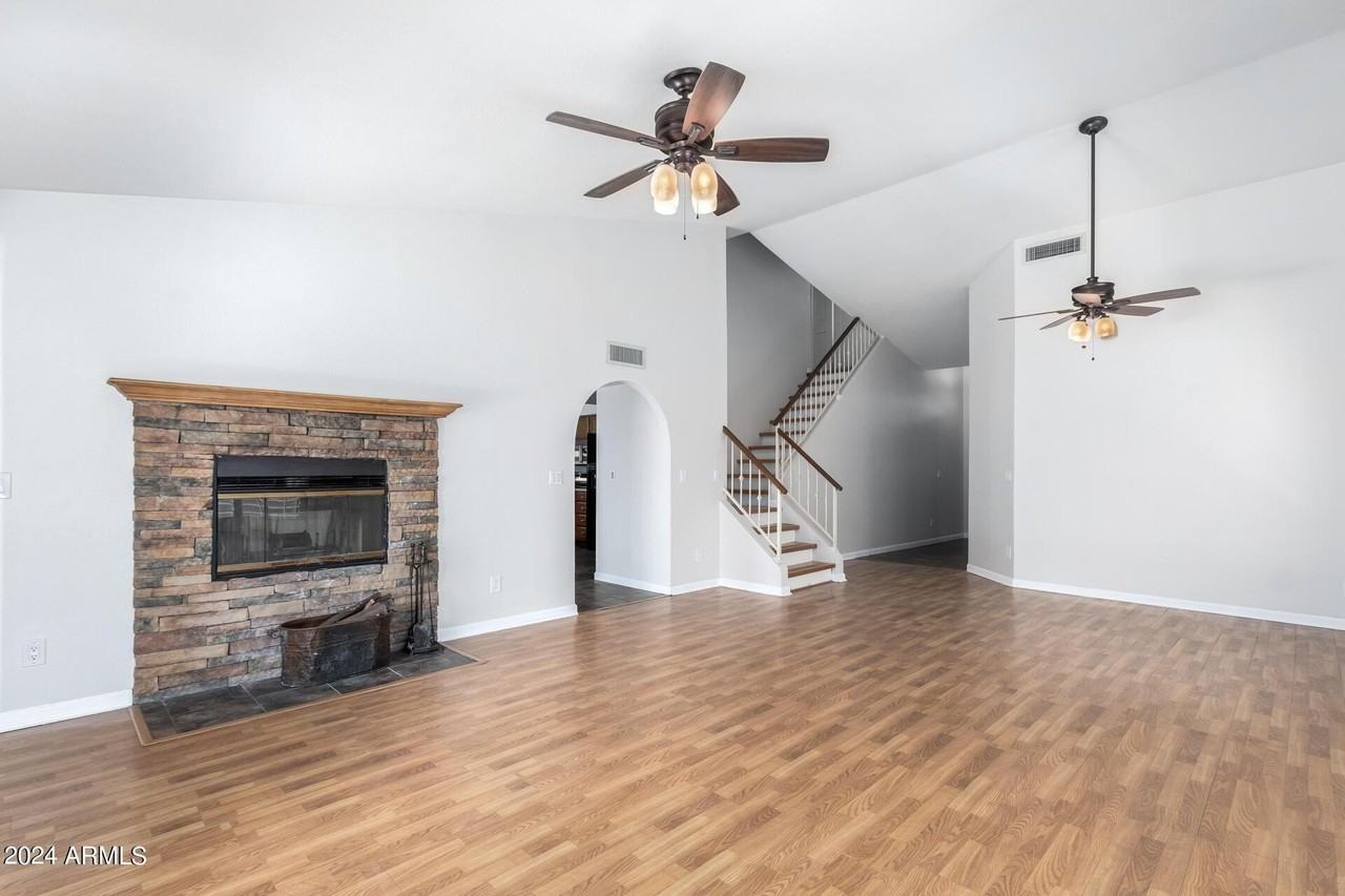 11305 E Sunnyside Dr - Photo 7 of 32