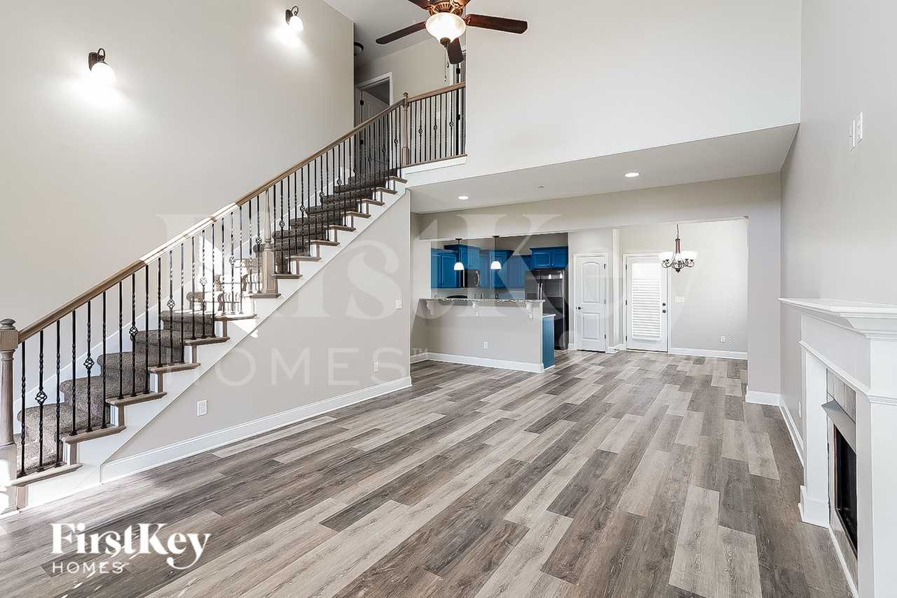 2002 Azalea Ct N - Photo 3 of 15