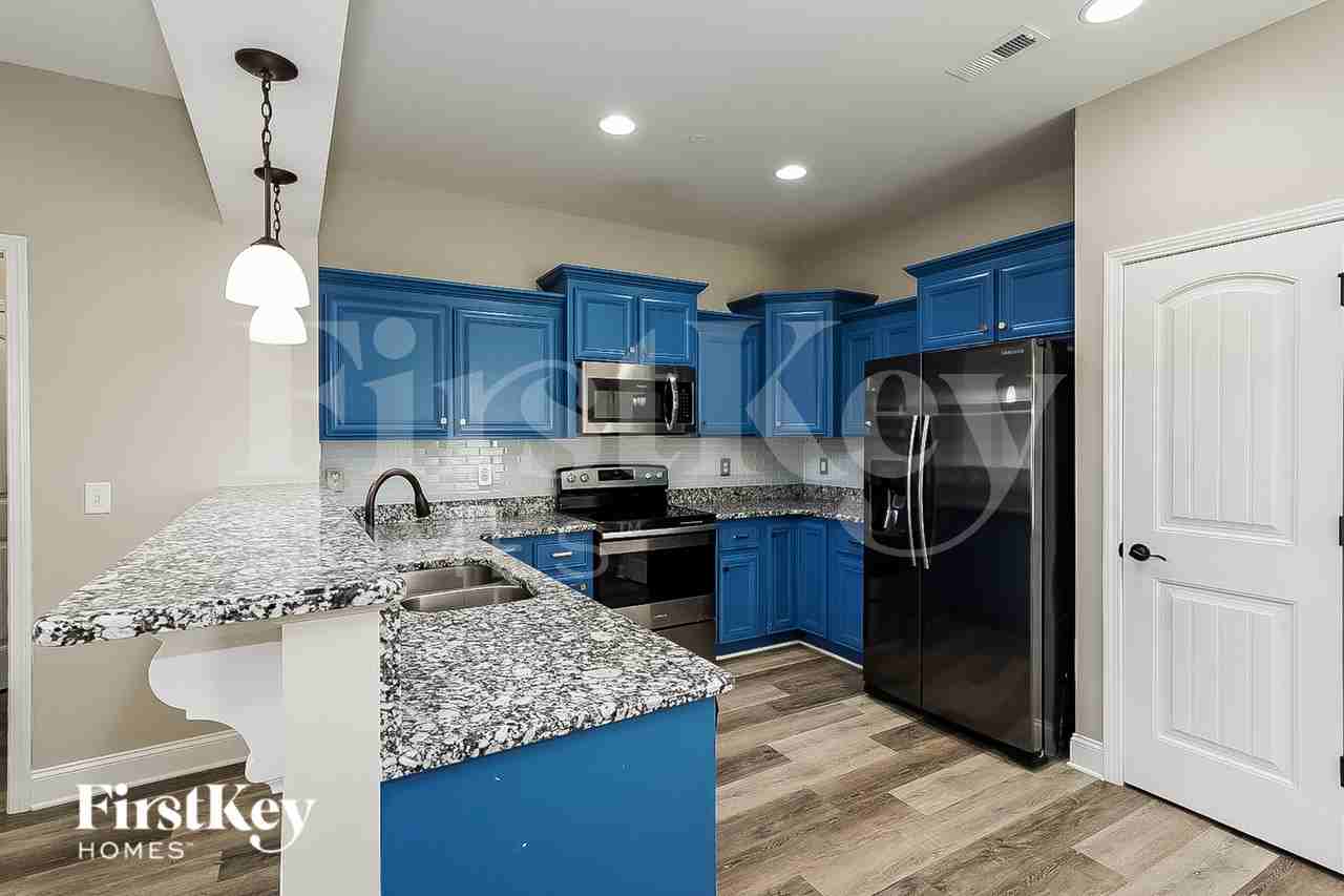 2002 Azalea Ct N - Photo 4 of 15