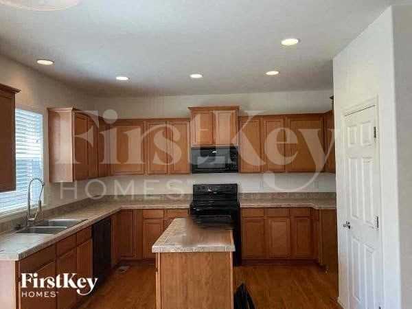 25028 E Canal Pl - Photo 5 of 11