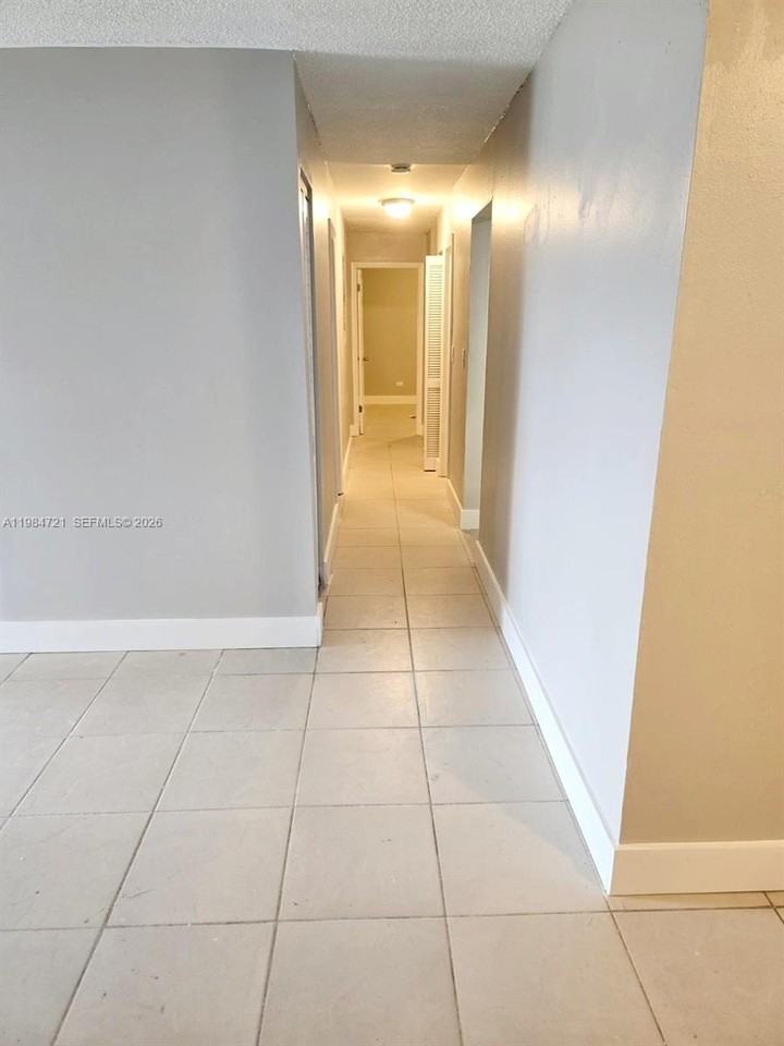 10301 Sw 175th St - Photo 6 of 19