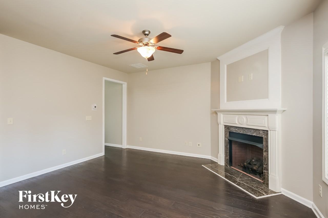 4911 Briarcliff Dr - Photo 2 of 15