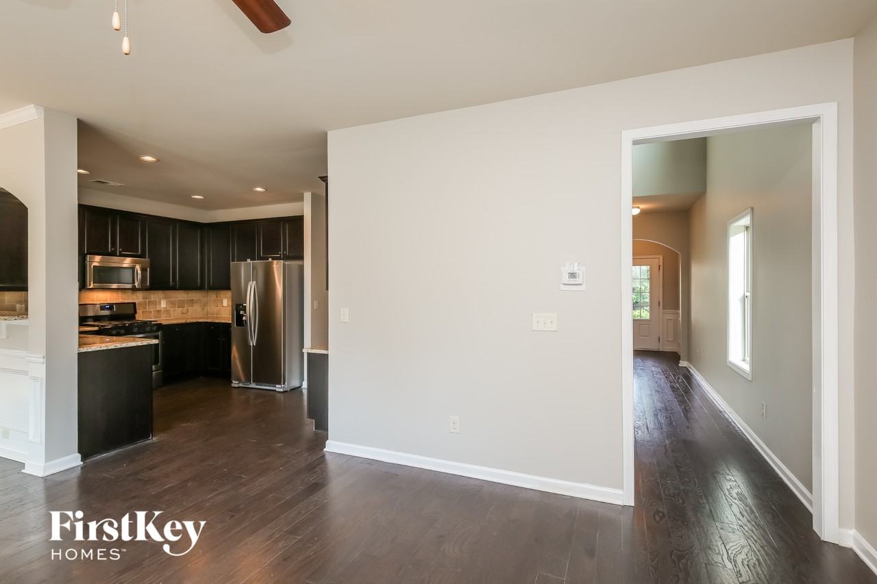 4911 Briarcliff Dr - Photo 3 of 15