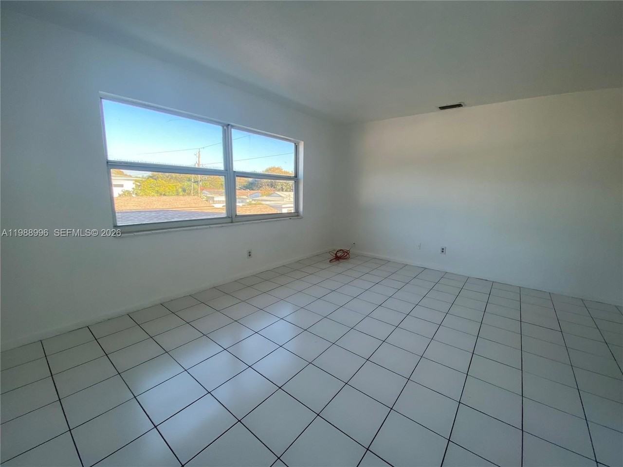 1730 Madison St #6 - Photo 5 of 10